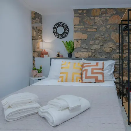 Delenco Trio Apartment